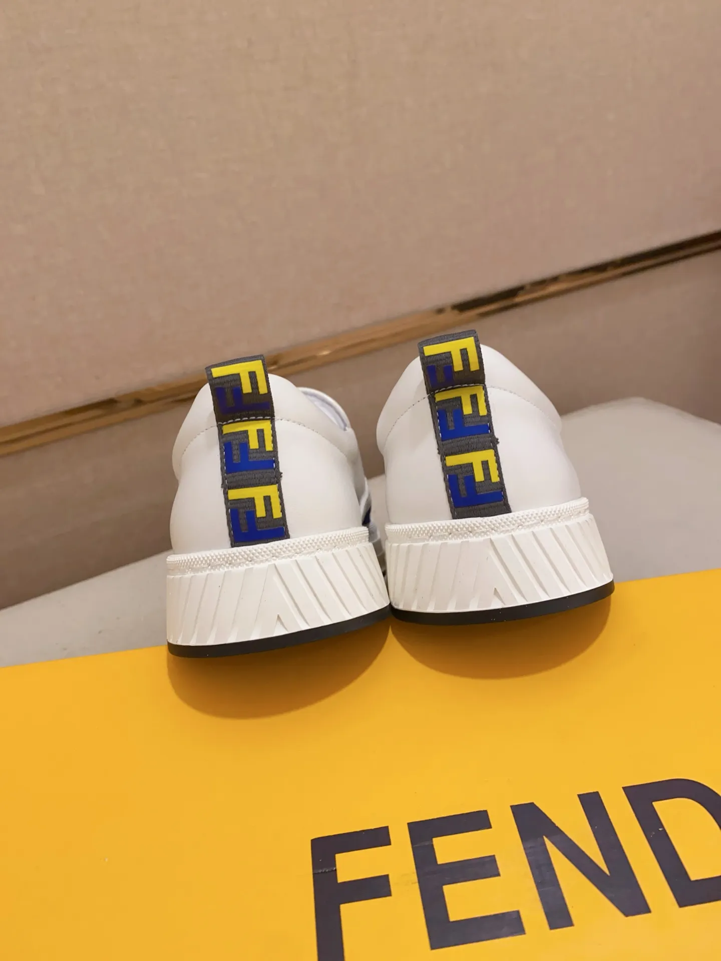 Men's shoes 💰 400💰 (fendi) New style 👊🏻 upper 🇮🇹 imported cowhide fabric 🇩🇪 lining imported sheepskin lining. The original outsole is molded to highlight the identity of every man, and the upper foot is elegant and stable🚶🏻🚶🏻The high-end custom counters reproduce the original version📯No matter the wind or rain, the shoe last remains unchanged and can withstand the verification of time🔍️,🔵 Size: 38-44